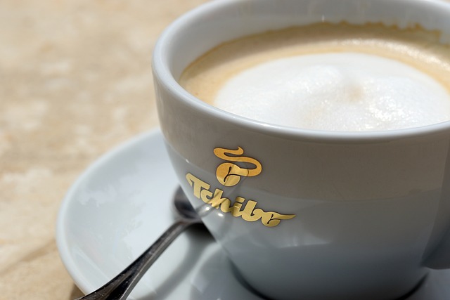 Odkrywanie różnorodności smaków kaw ziarnistych – przewodnik dla miłośników aromatu Tchibo