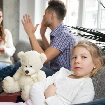 Jak minimalizować negatywny wpływ rozwodu na dzieci: praktyczne porady i strategie?